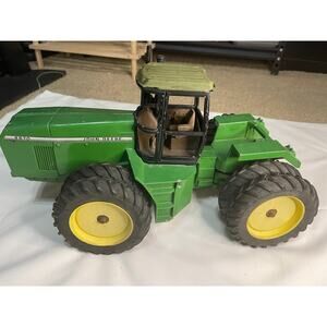 Vintage John Deere 8870 Green Tractor Toy Farm Collectors Edition Metal Die Cast